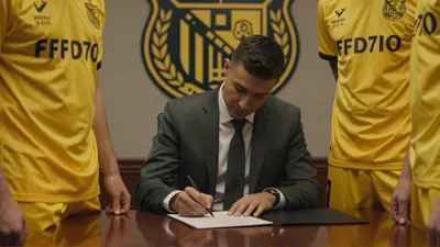 Cape Town City FC signs Rai Vloet, a Dutch footballer with a history of playing for PSV and Heracles Almelo, after his...