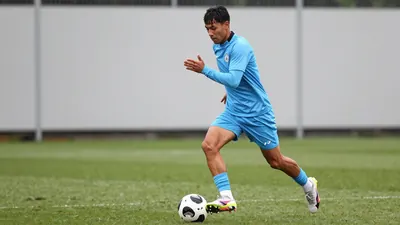 Cape Town City FC chairman John Comitis says the club rejected an offer from Orlando Pirates for teenage midfielder...